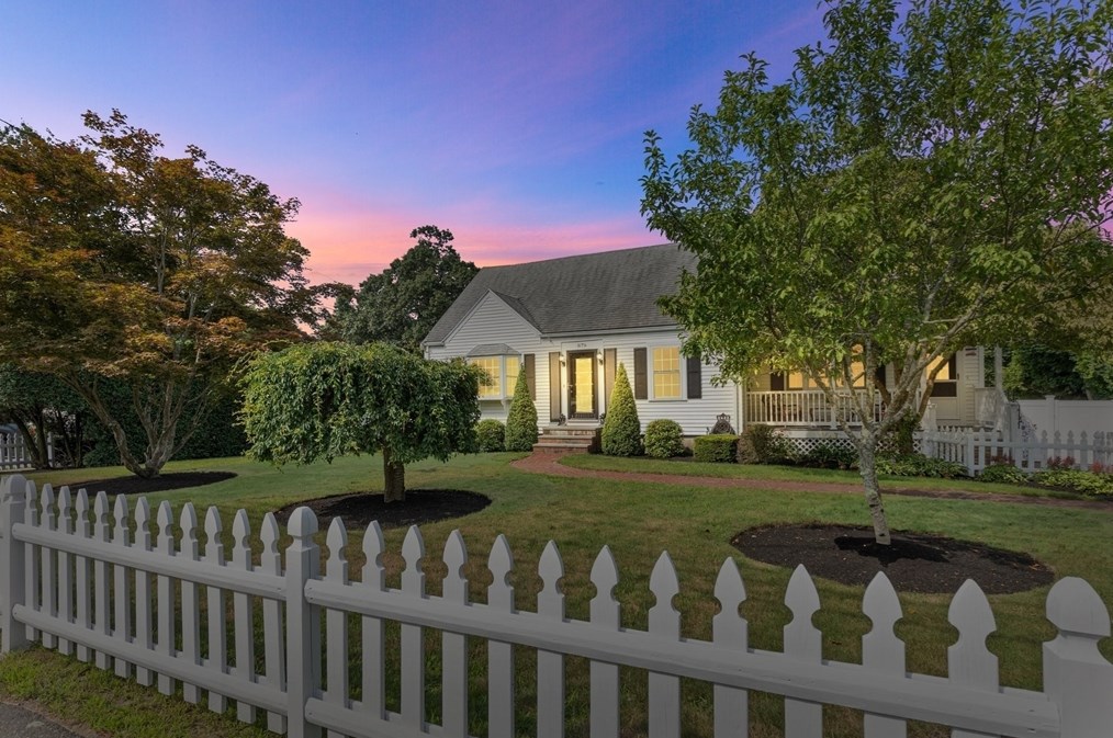 879 Plymouth St, Abington, MA 02351