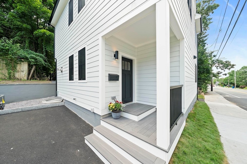 961 Walnut St, Newton, MA 02461