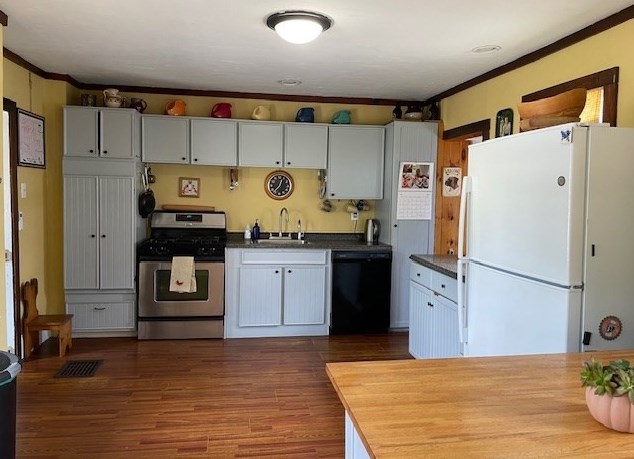 45 Centre Ave, Abington, MA 02351