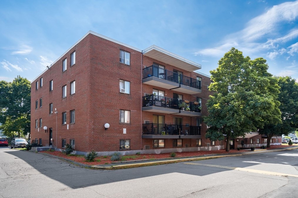 400 Governors Dr #32, Winthrop, MA 02152