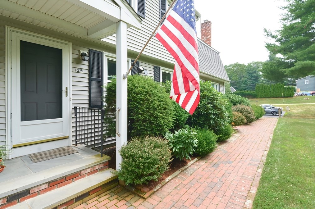 125 Madison St, Wrentham, MA 02093 exterior