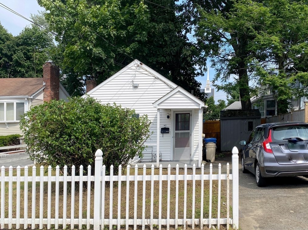 43 Hibiscus Ave, Waltham, MA 02451
