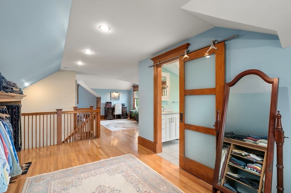 616 Elm St, Dartmouth MA 02748-2147 exterior