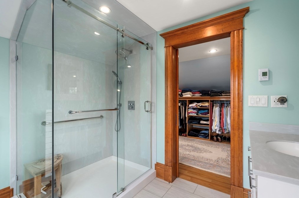 616 Elm St, Dartmouth MA 02748-2147 exterior