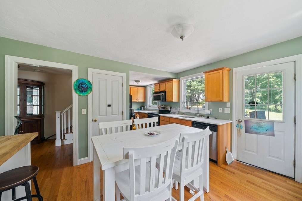 93 Forest Ave Ext #93, Plymouth, MA 02360