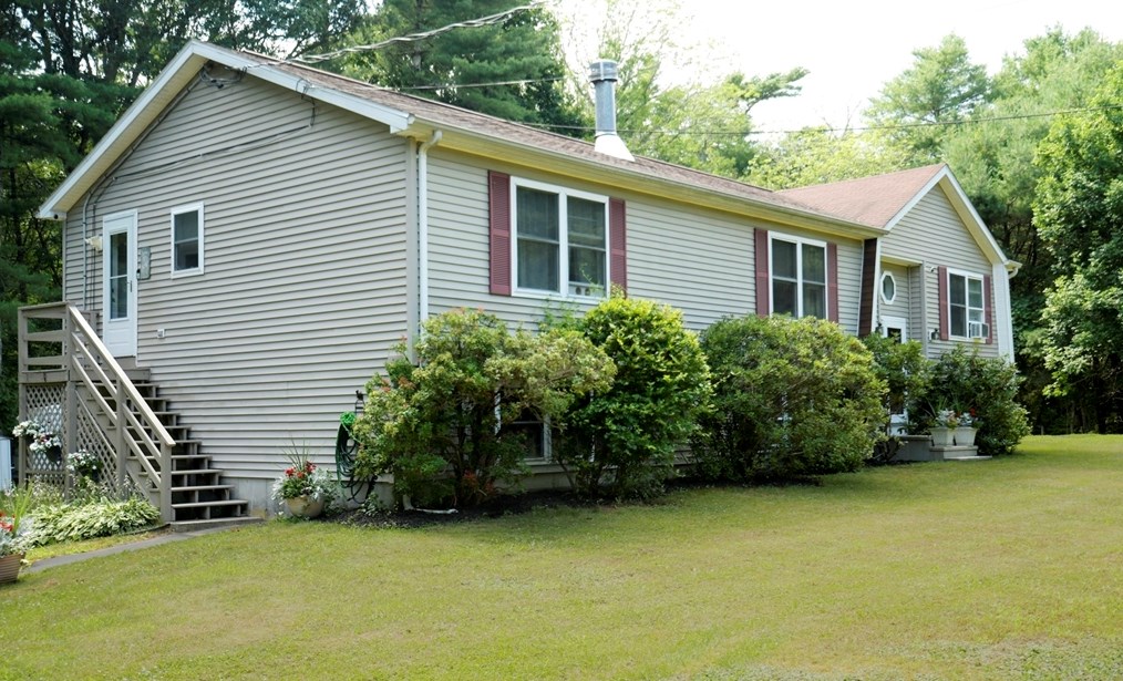 711 High Hill Rd, Dartmouth, MA 02747 exterior