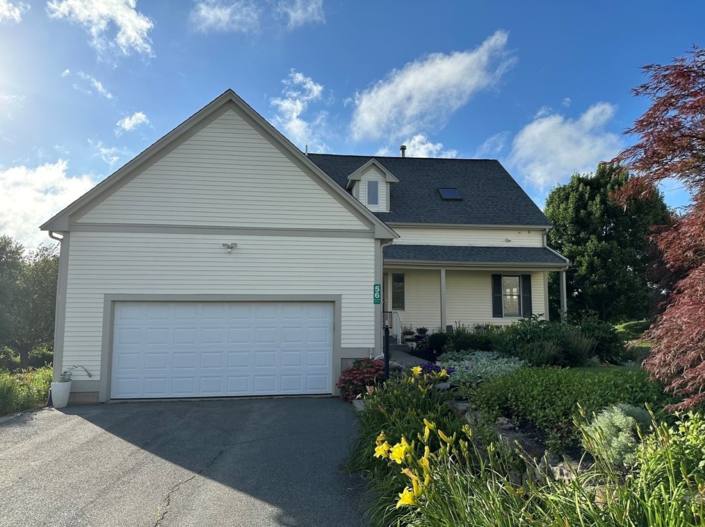 56 Hyacinth Dr, Dartmouth, MA 02747-3588