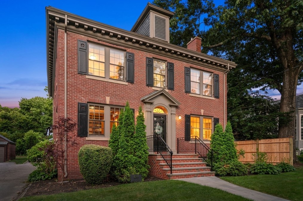 86 Park Ave, Newton, MA 02458