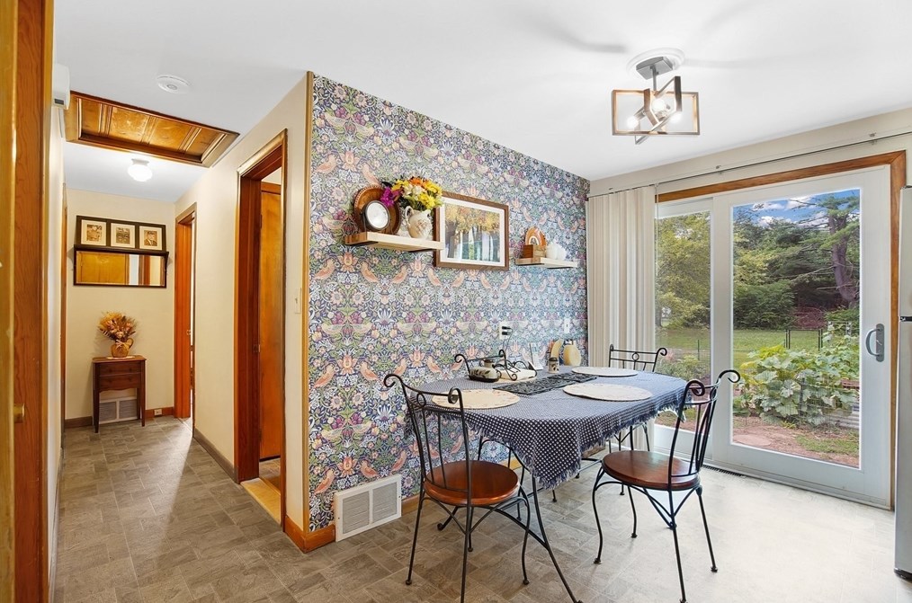 714 Holyoke Rd, Montgomery MA  01085-1764 exterior