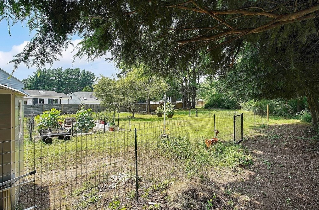 714 Holyoke Rd, Montgomery MA  01085-1764 exterior