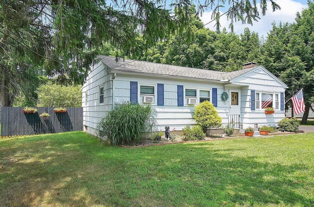 714 Holyoke Rd, Montgomery MA  01085-1764 exterior