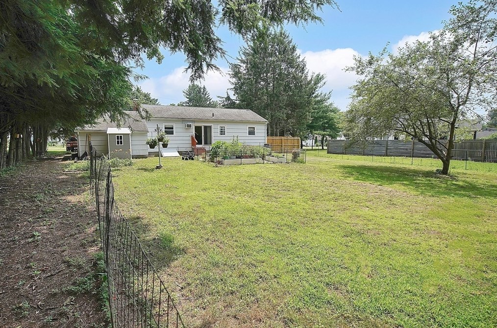 714 Holyoke Rd, Montgomery MA  01085-1764 exterior