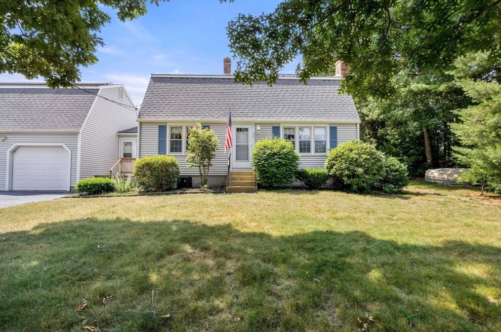 86 Plain St, East Bridgewater, MA 02324