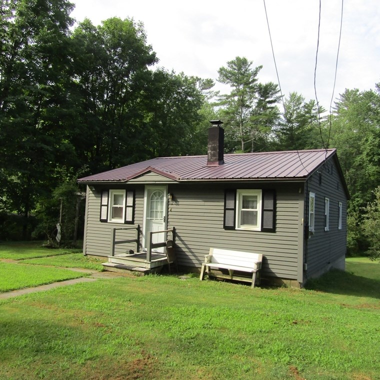 412 Sylvester Rd, Northampton, MA 01062