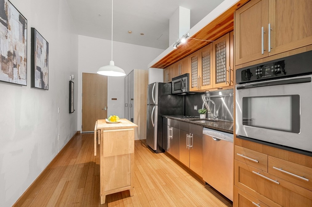 290 Pleasant St #207, Watertown, MA 02472