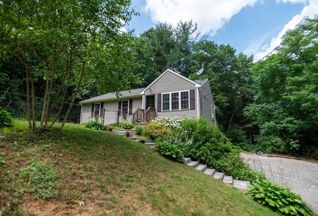 20 Mill Rd, North Brookfield, MA 01535