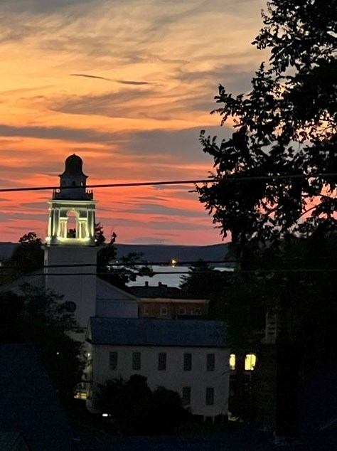 13 Mayflower St, Plymouth, MA 02360