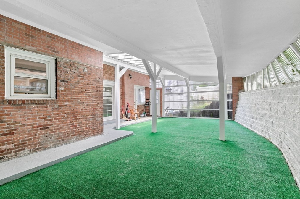 922 Furnace Brk Pkwy, Quincy MA 02169-2304 exterior