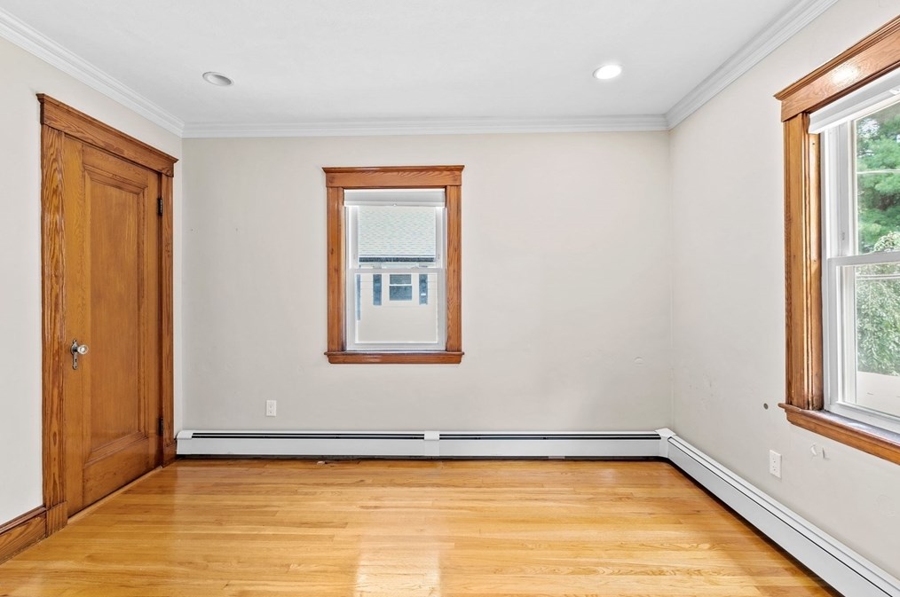 922 Furnace Brk Pkwy, Quincy MA 02169-2304 exterior