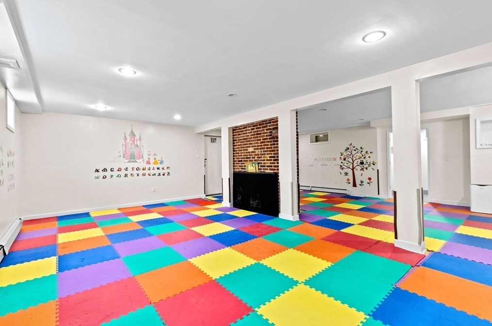 922 Furnace Brk Pkwy, Quincy MA 02169-2304 exterior