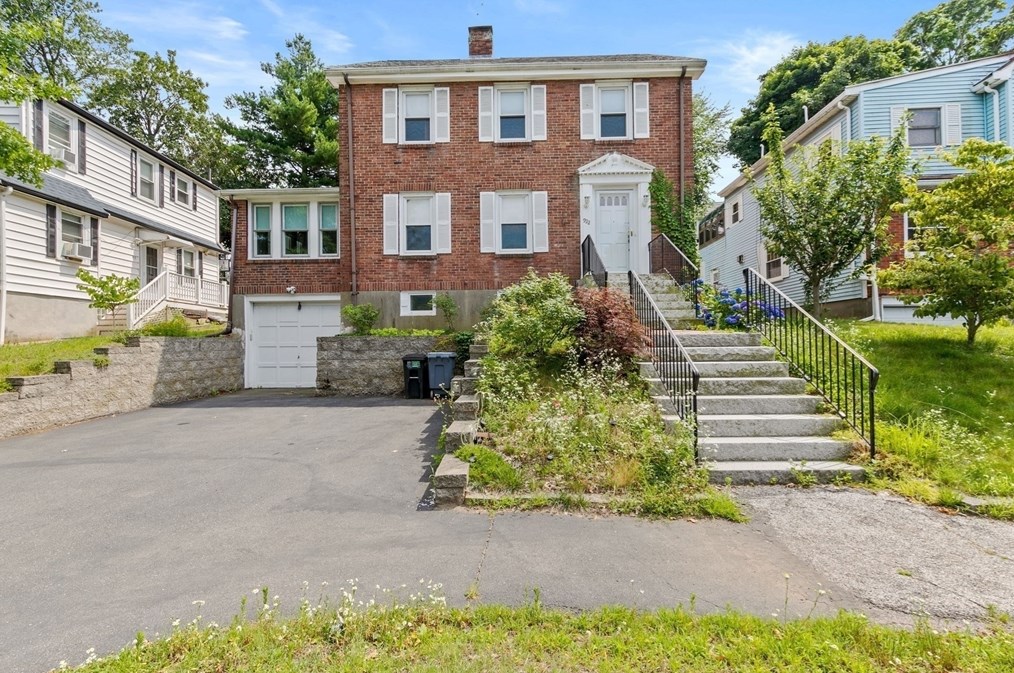 922 Furnace Brk Pkwy, Quincy MA 02169-2304 exterior