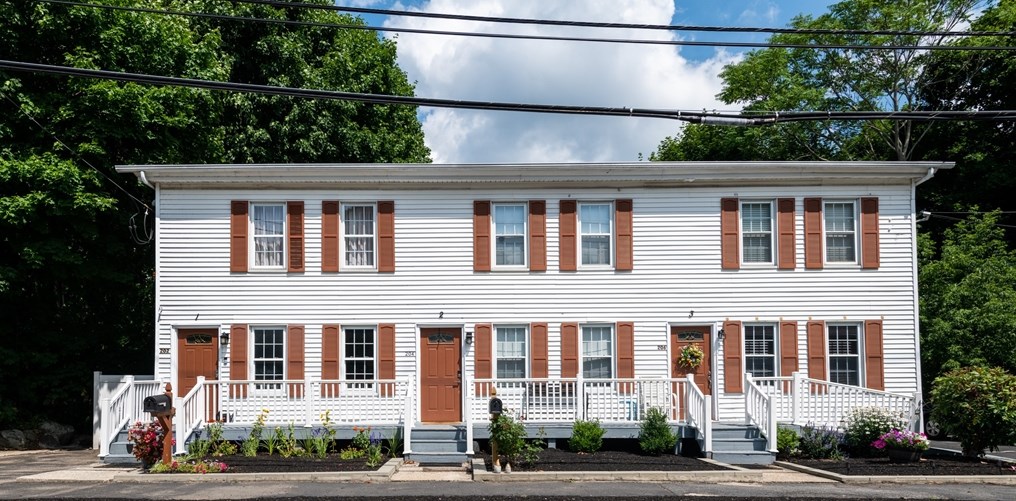 202 Central St #1, Saugus, MA 01906