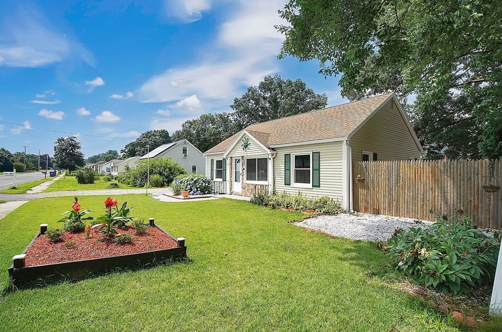 83 Powder Mill Rd, Southwick, MA 01077