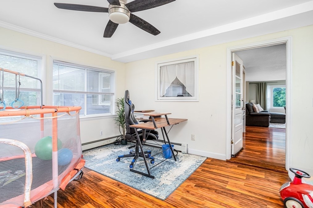 311 Pleasant St, Leominster MA  01453-6227 exterior