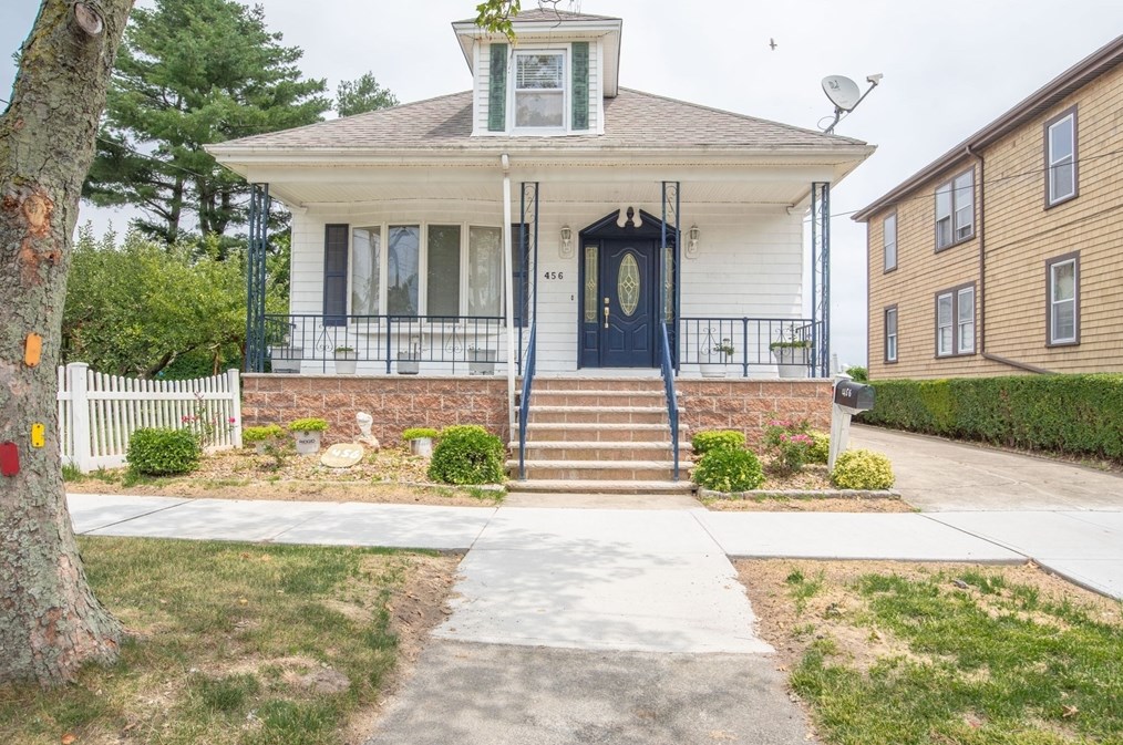 456 Rockdale Ave, New Bedford, MA 02740-1344
