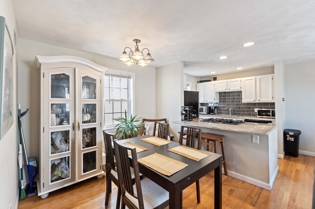 39 Middle St Unit 2, Boston, MA