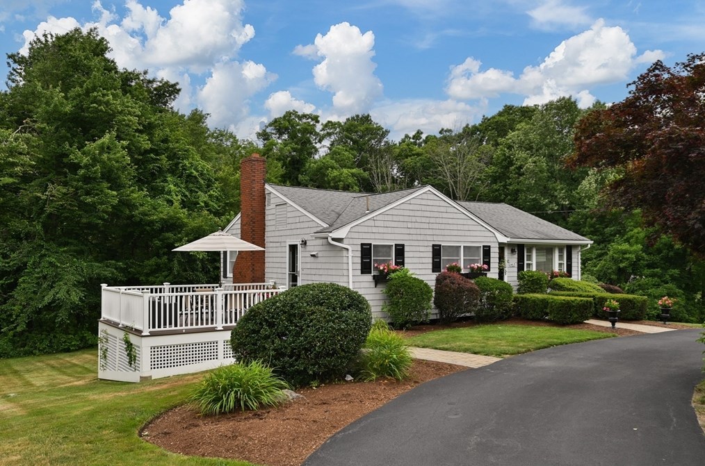 463 Main St, Andover, MA 01810 exterior