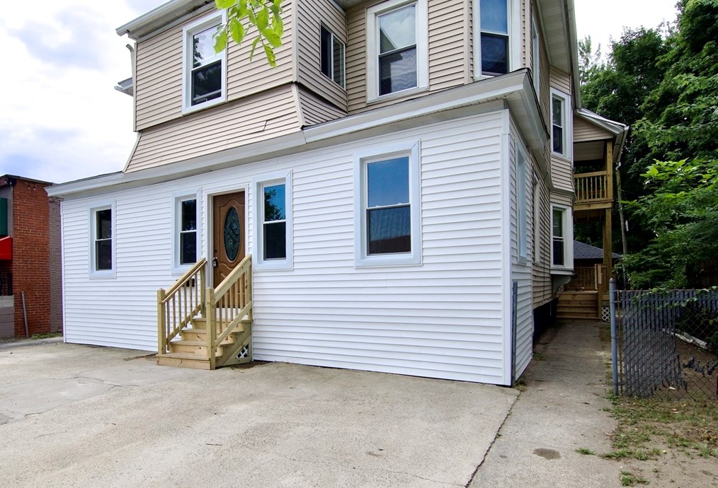 711 Sumner Ave, Springfield, MA 01108 exterior