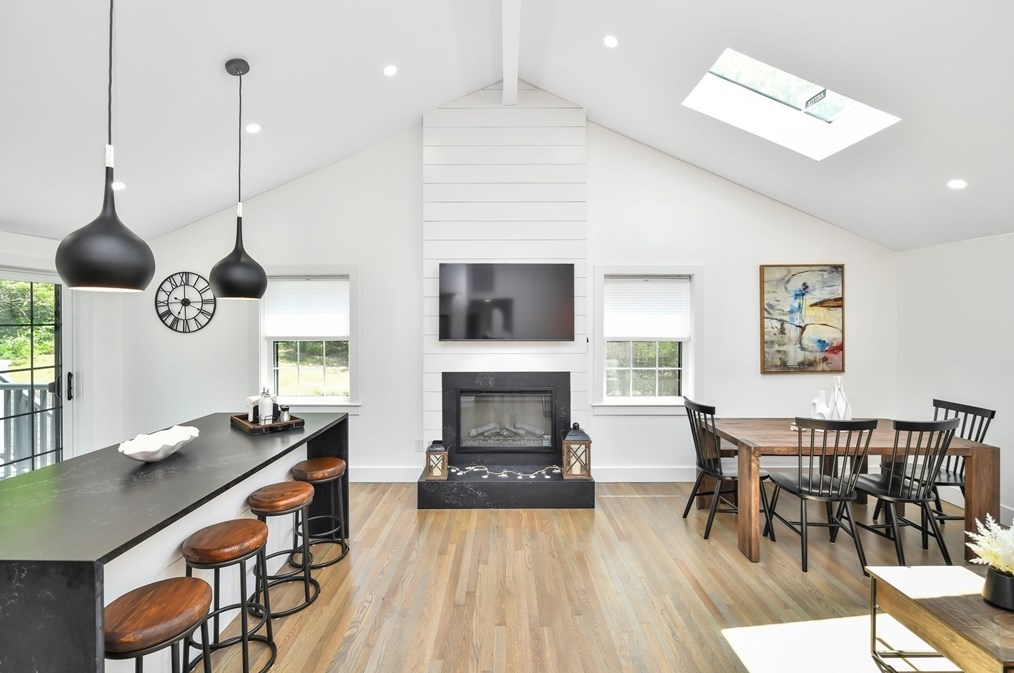 268 Meetinghouse Rd, Mashpee, MA 02649