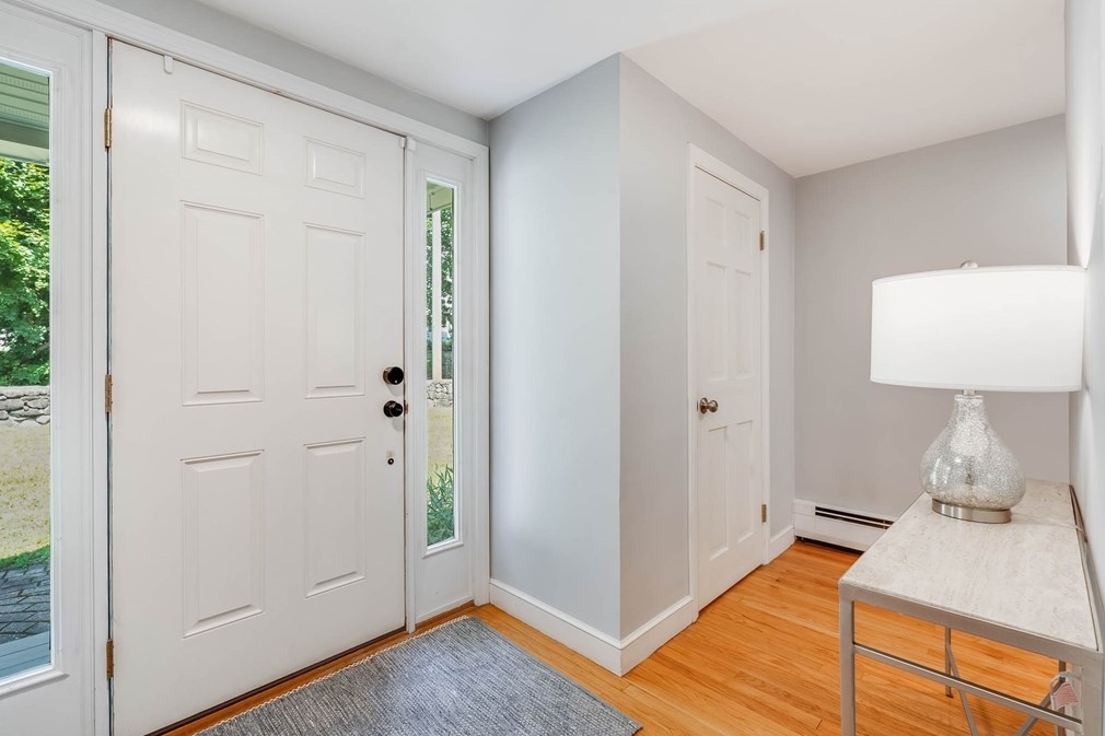 139 Hidden Rd, Andover, MA 01810-4933