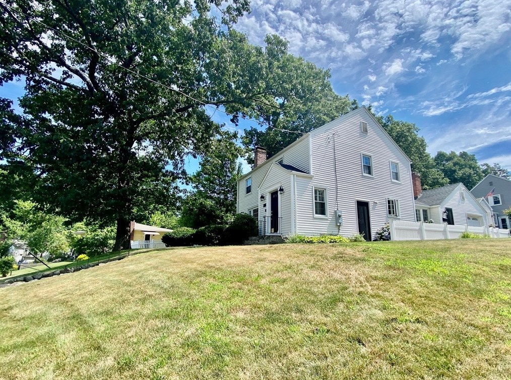 465 Roosevelt Ave, Springfield, MA 01118 exterior