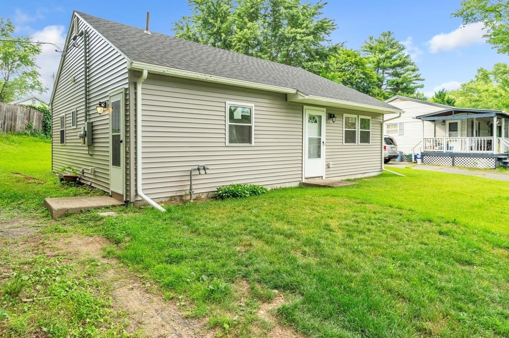 6 Shelby St, Springfield, MA 01109