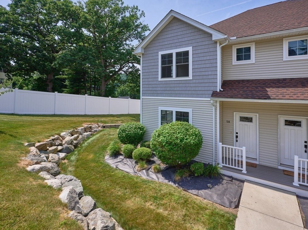58 Oak St #58, Clinton, MA 01510