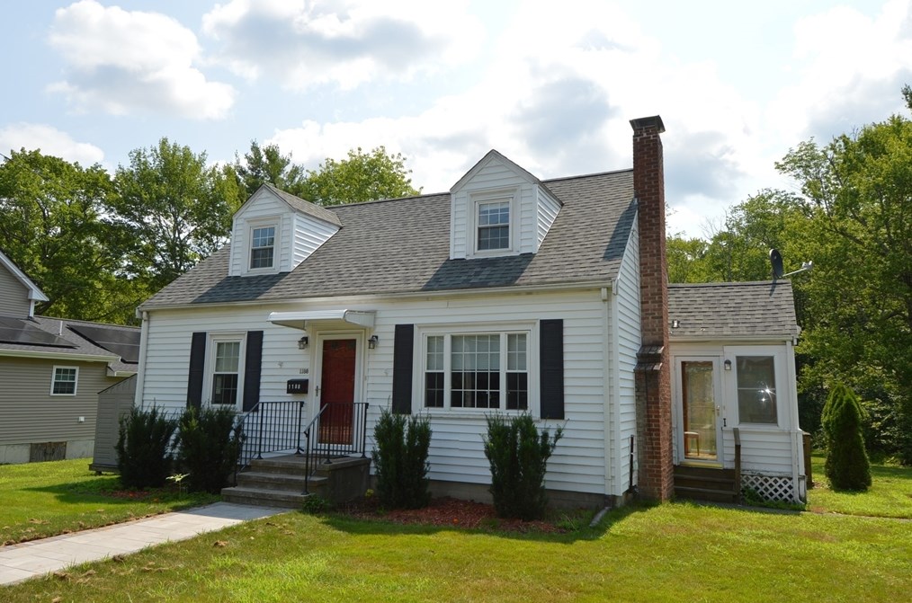 1188 Main St, Walpole MA  02081-1833 exterior