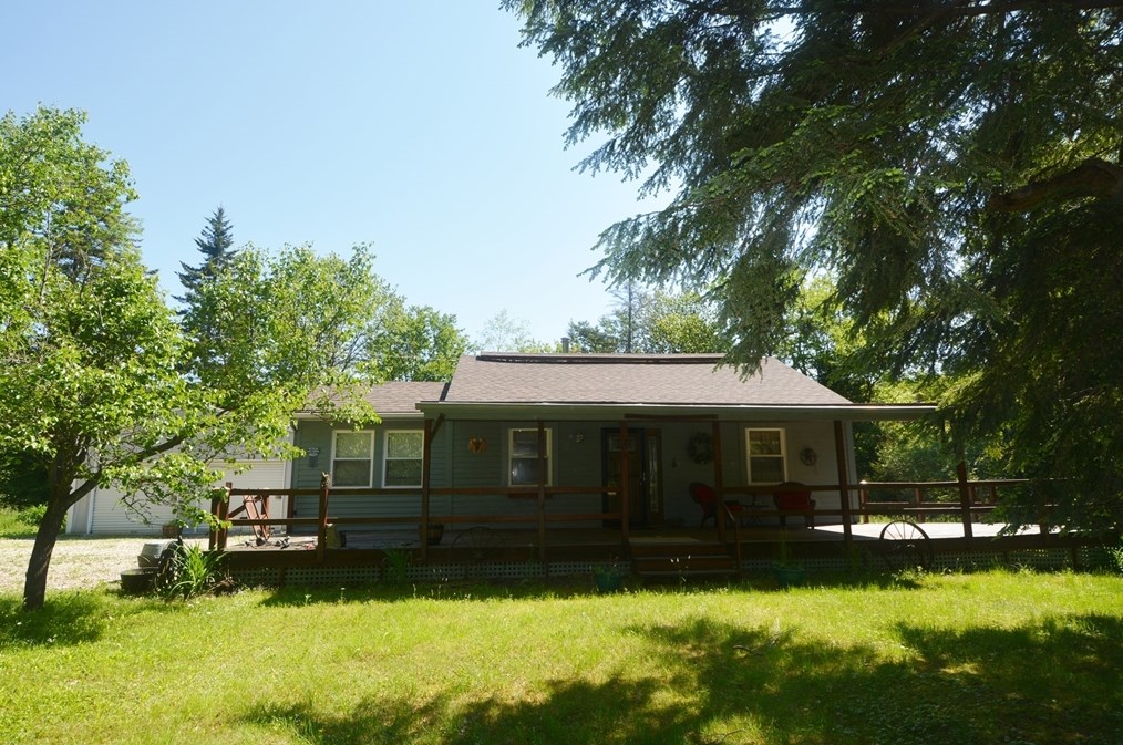 7 Garnet Mountain Ln, Peru, MA 01235