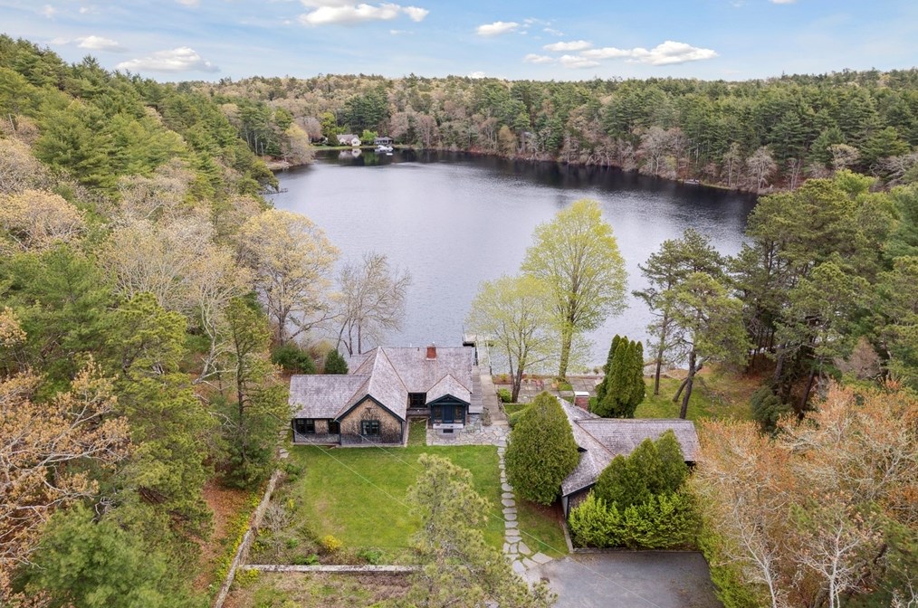 308 Rocky Pond Rd, Plymouth, MA 02360