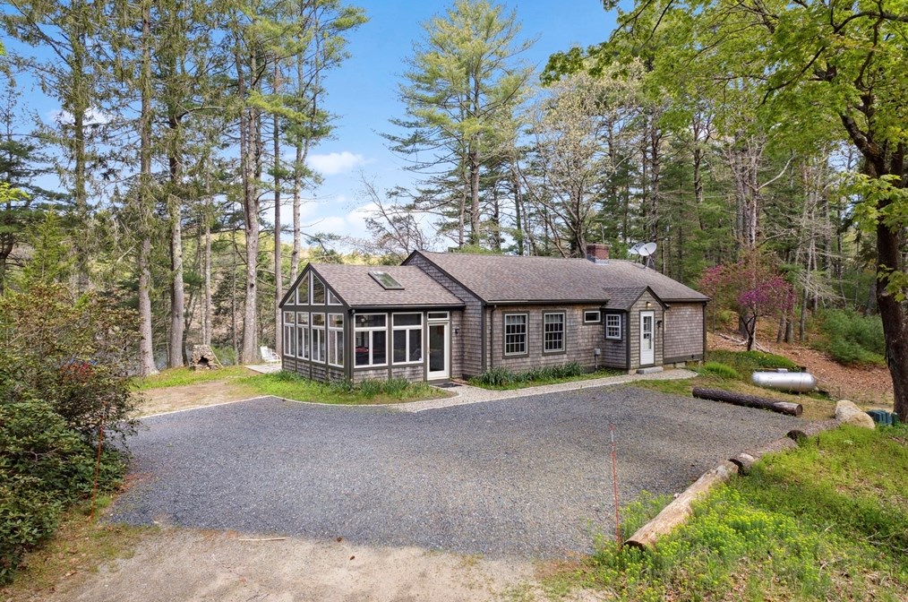 101 Powder Horn Pond Rd, Plymouth, MA 02360