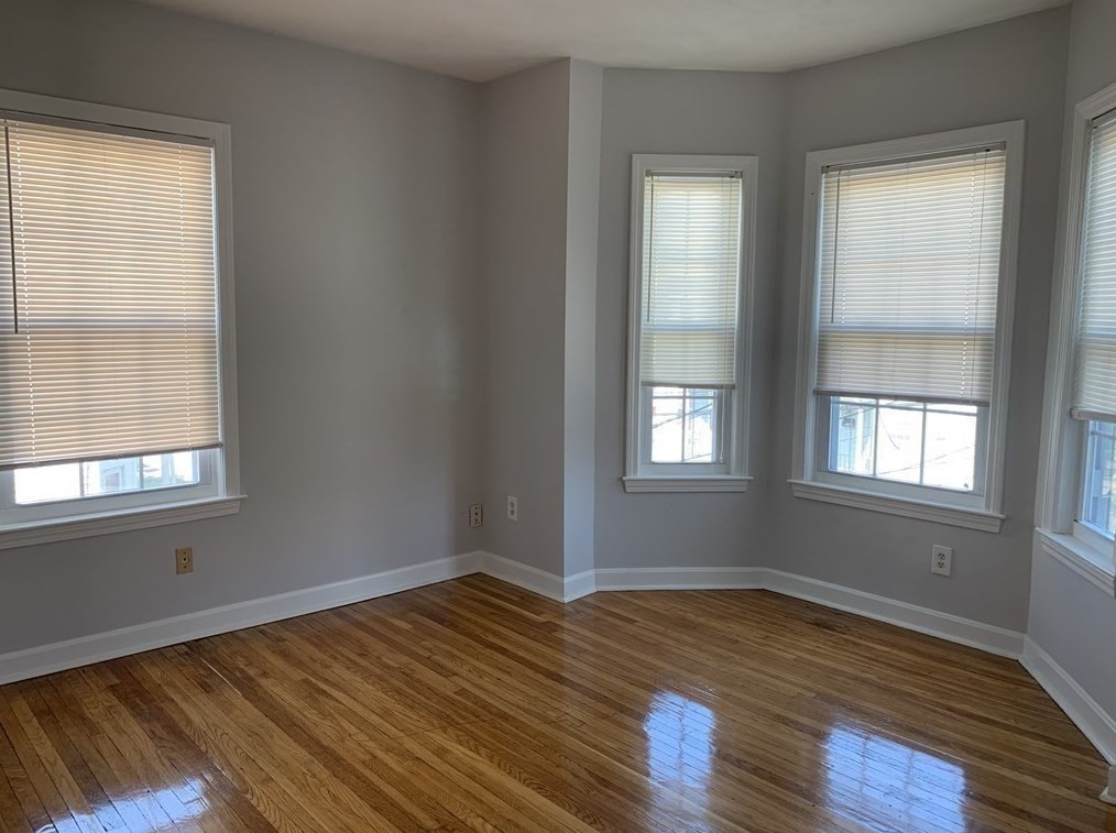 81 Taylor St #2, Waltham, MA 02453