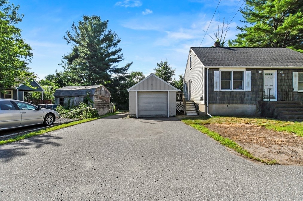 123 Andover Rd, Billerica, MA 01821 exterior