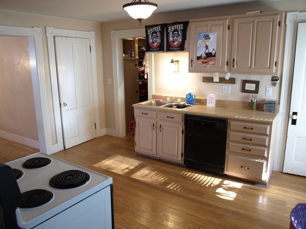 10 Spring St, North Brookfield, MA 01535