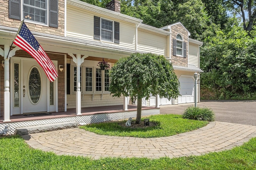 97 Eastern Ave, Leominster, MA 01453