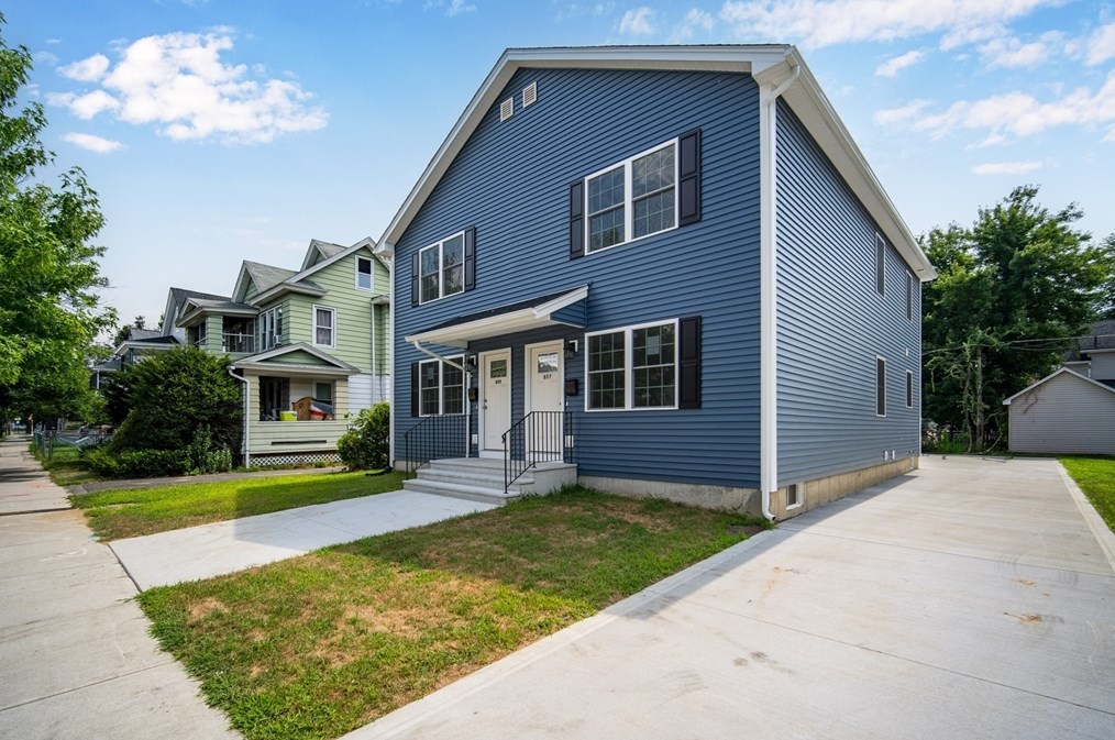 857-859 Carew St, Springfield, MA 01104