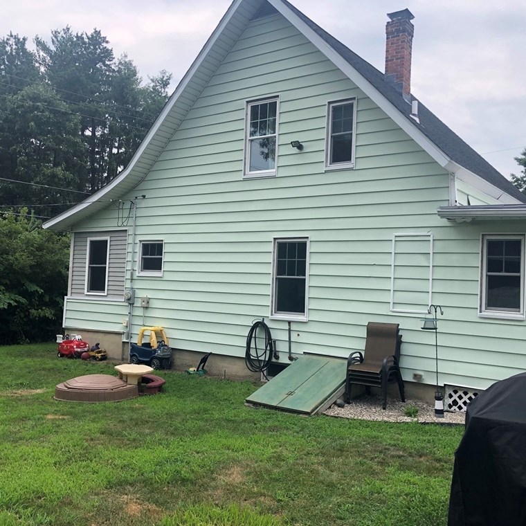 845 High St, Clinton, MA 01510