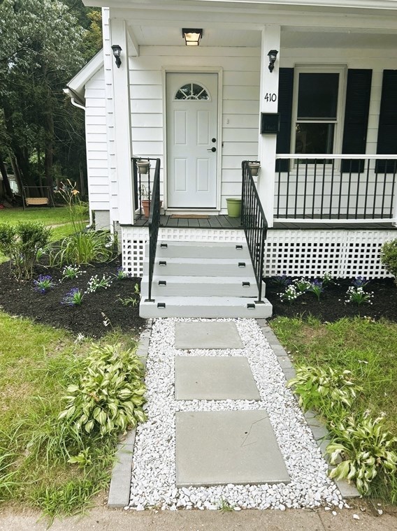 410 Allen St, Springfield, MA 01118