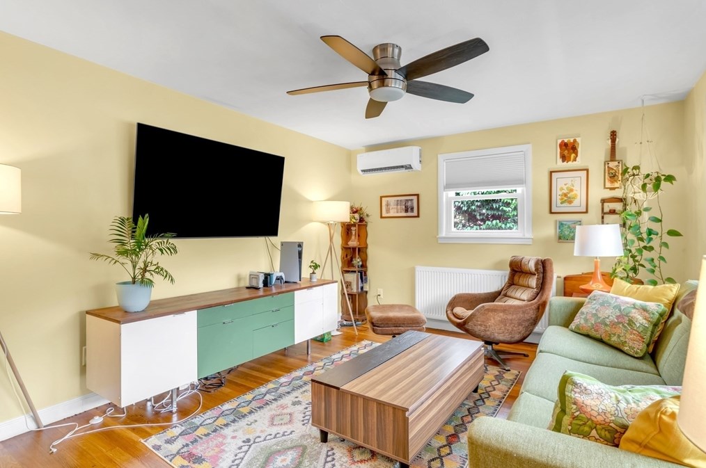 9 Jersey Dr, Worcester, MA 01606