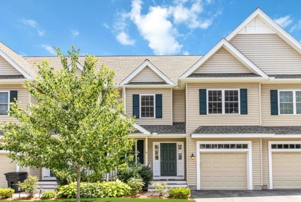 42 Pleasant St #17, Stoneham, MA 02180